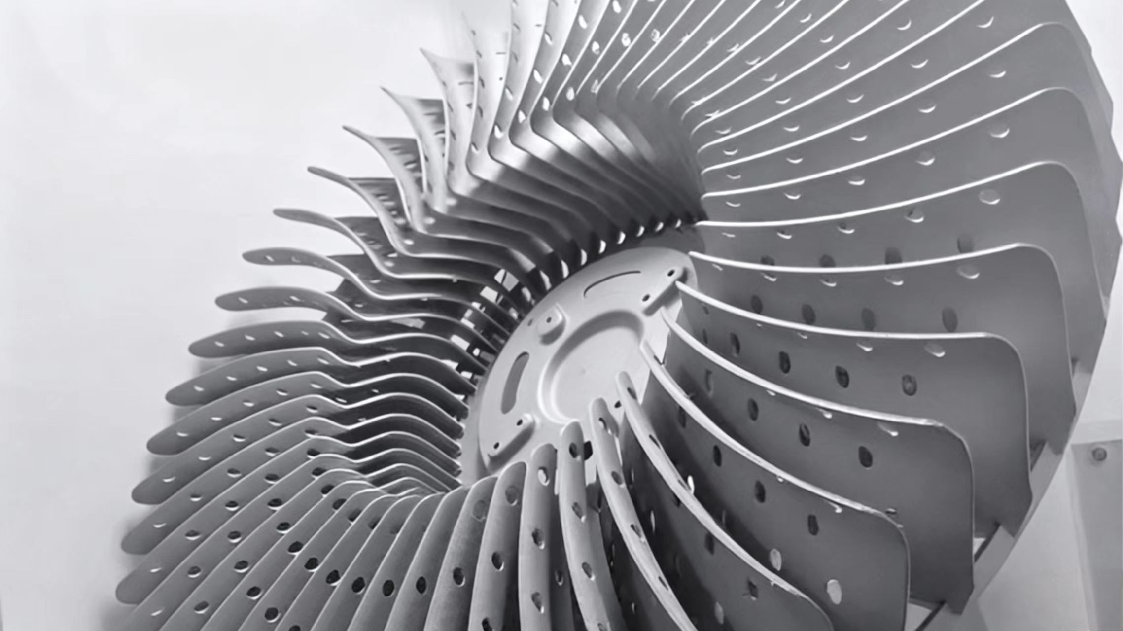 军工电子轻量化新选择：成都金属3D打印厂家SLM技术让铝合金散热效率飙升25%
